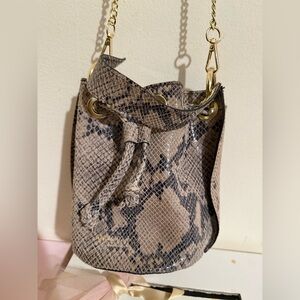Elegant Snakeskin Mini Bucket Bag